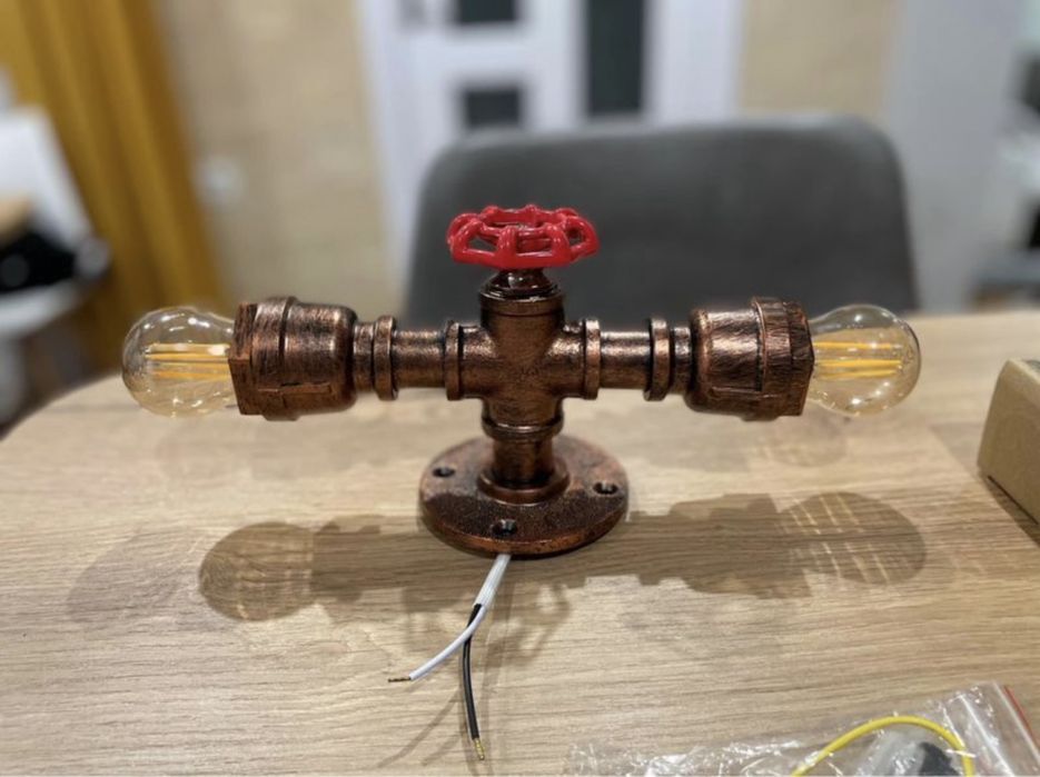 Ретро стенна лампа