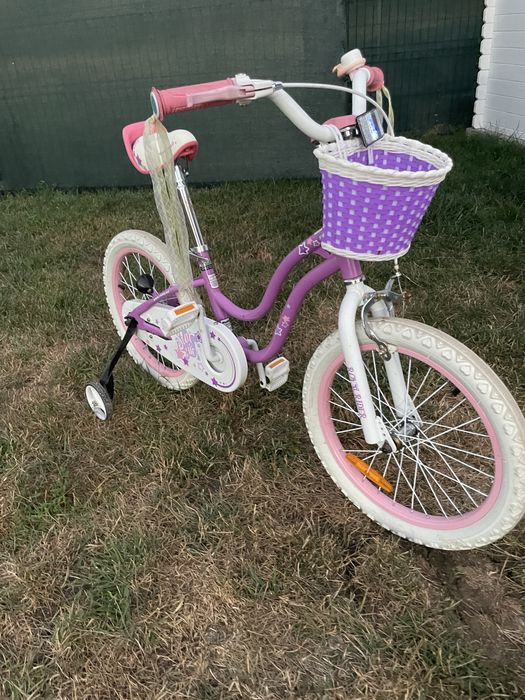 Bicicletă fetițe RoyalRider, cu roți ajutătoare și coș – ca nouă