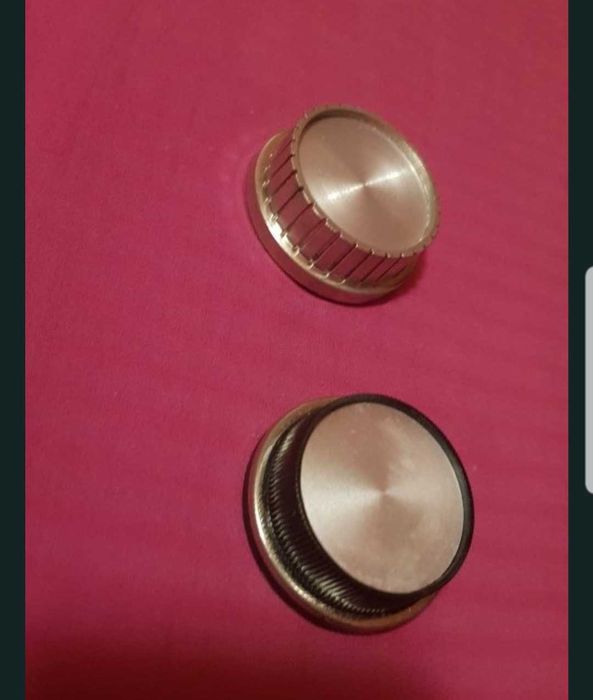 Lot butoane radio si pt magnetofon