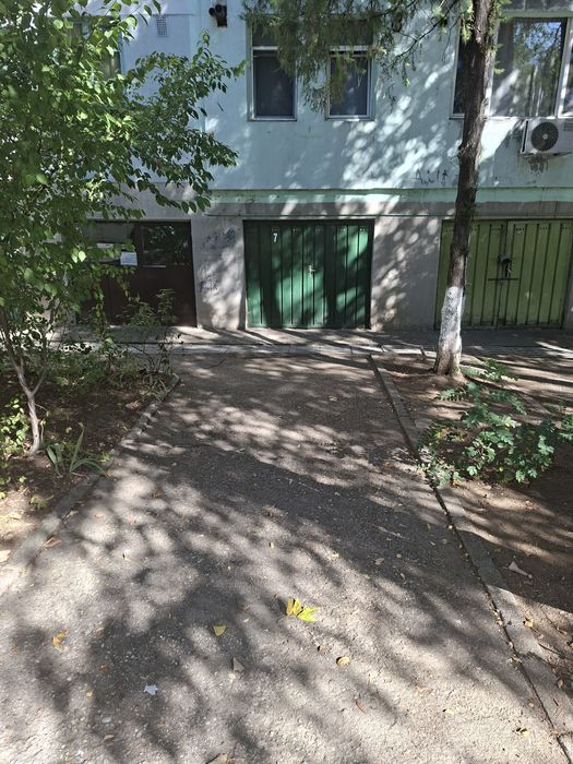 Închiriez garaj Drumul Taberei - zona Valea Argeșului