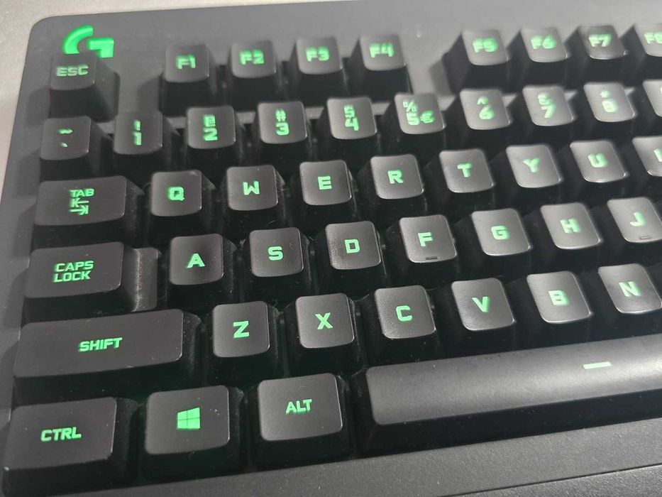 Tastatura Gaming Logitech G213 Prodigy, RGB, Lightsync, Rezistenta la Lichide, Layout US, USB
