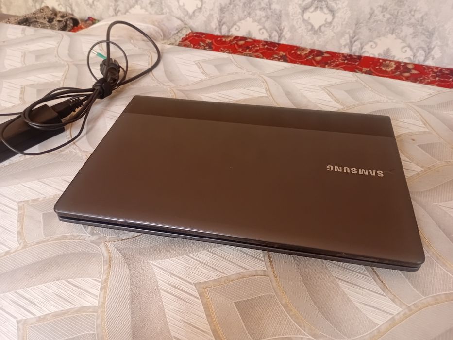 Notbuk Samsung Windows 7 CORE i5