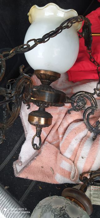 Газени лампи и месингов полюлей