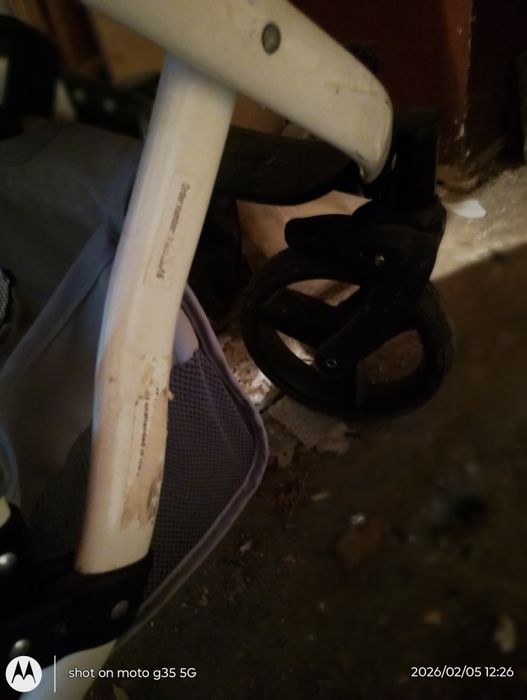 Продавам количка lorelli