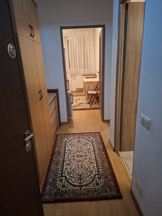 Închiriez apartament cu 1 camera Floresti.