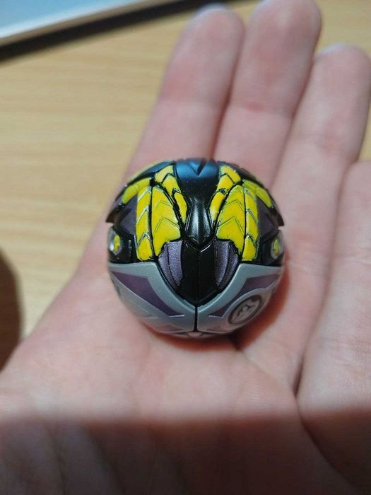Bakugan Darkus Knight Percival Bakugan Yellow Accents custom Painted