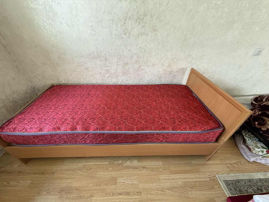 Продат односпальную кровать с матрасом