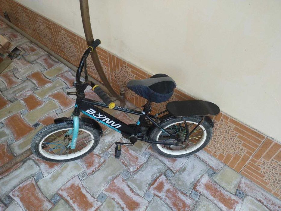 Bolalar velosipedi sotiladi.