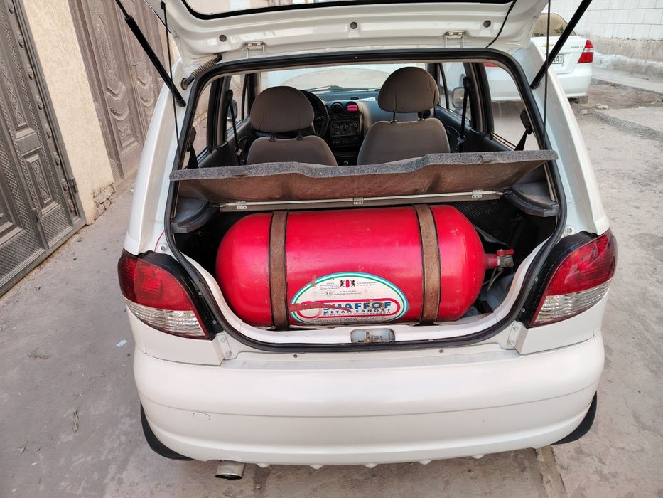 Matiz sotiladi, holati alo