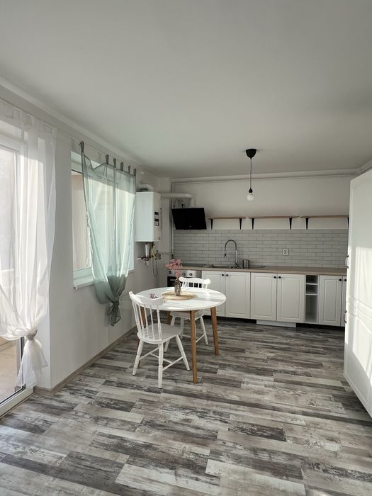 Vand apartament cu 2 camere