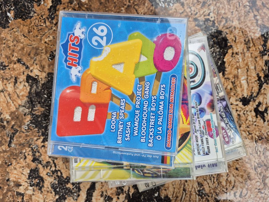 Vând 23 CD muzica usoara mixta Bravo artisti internationalii

- Tot