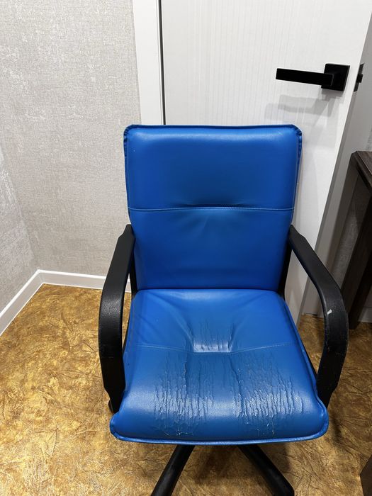 Продам офисный стул