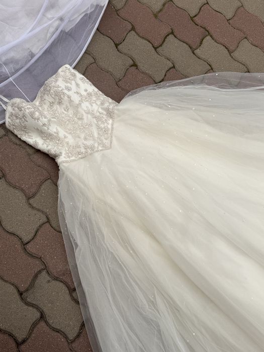 Продам красивое свадебное платье