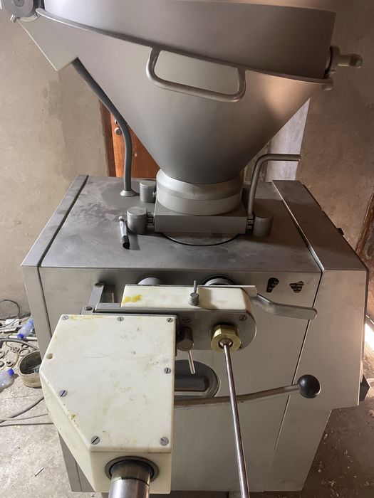 Вакуумный колбасный шприц Handtmann VF 50