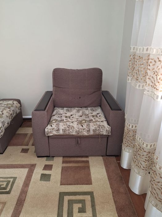 Диван мен кілем сатылады