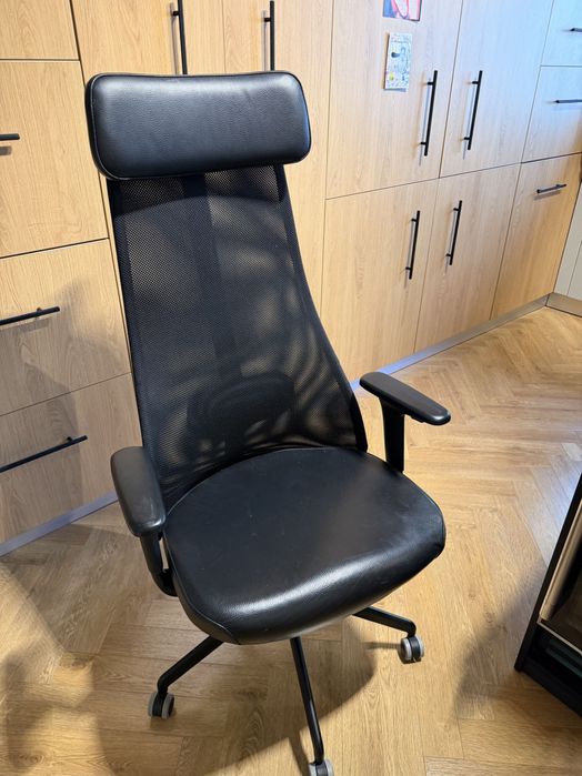 Scaun birou IKEA Järvfjället negru ergonomic piele și plasă