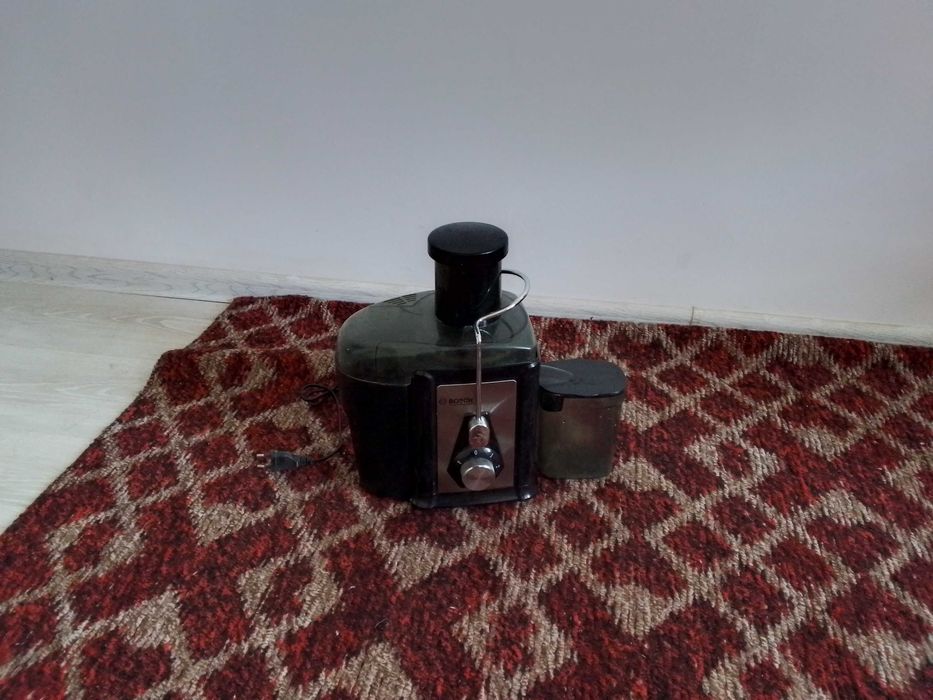 Соковыжималка отличная