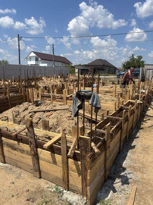 Executam lucrari de constructii
