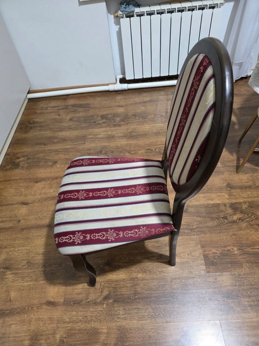 Продам стулья для гостиной