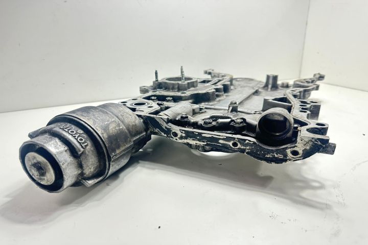 Capac distributie / pompa ulei Toyota Avensis a 3-a generatie T27 ser