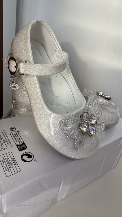 Продам туфельки