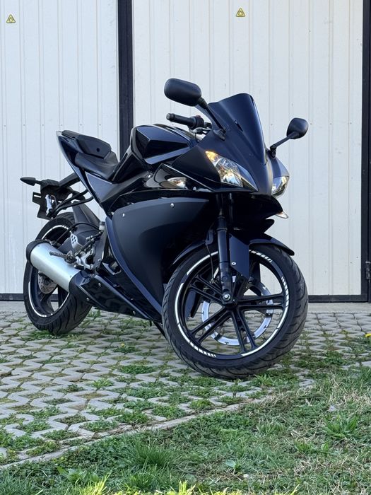 Yamaha YZF R125 (A1 16 ani )