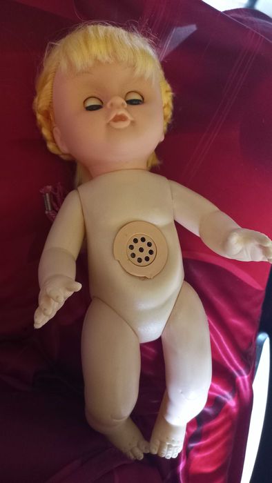 Кукла с закрывающимся глазами