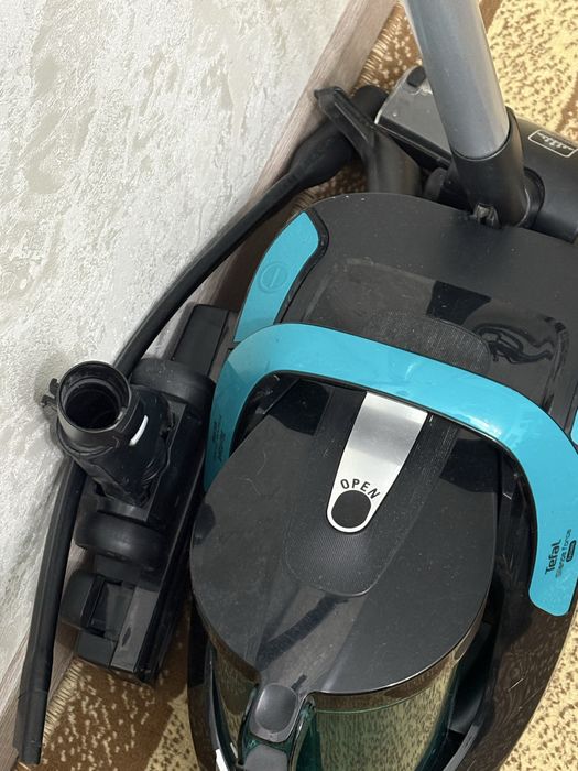 Пылесос Tefal silence force в идеально состояний