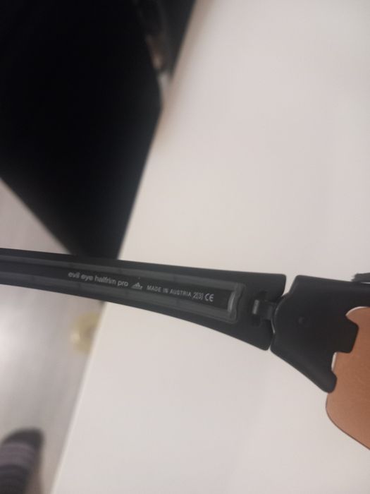 Bună vând ochelari adidas folosiți dar an stare buna