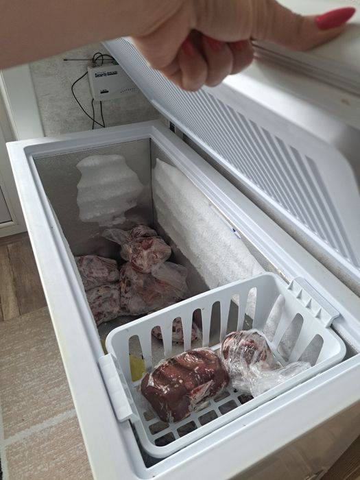 Продам морозильную камеру 240л.