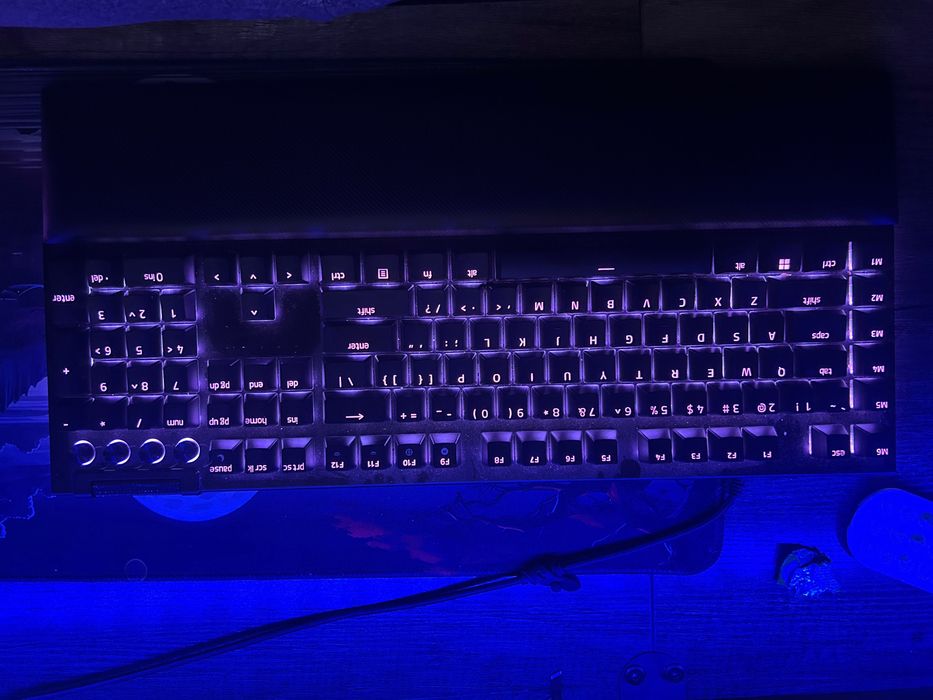 Клавиатура Gaming BlackWidow V4 (Green Switch), Механична