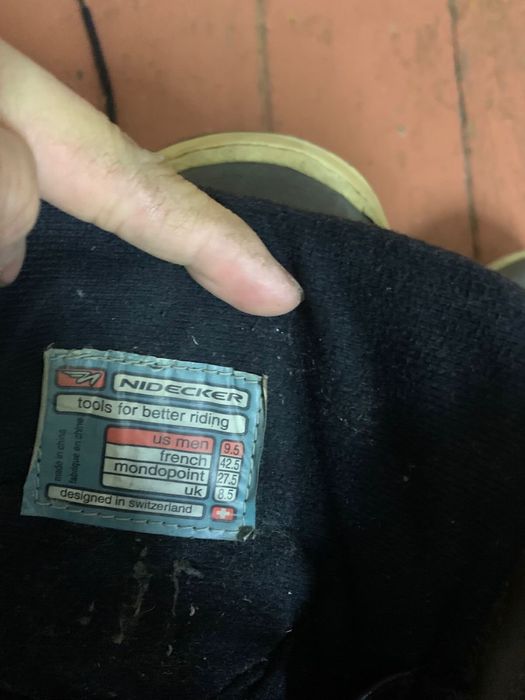 Продам сноубродические ботинки