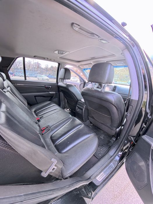 Hyundai Santa Fe 2.2 CRDi 4x4 – Стегнат джип, качваш се и караш!