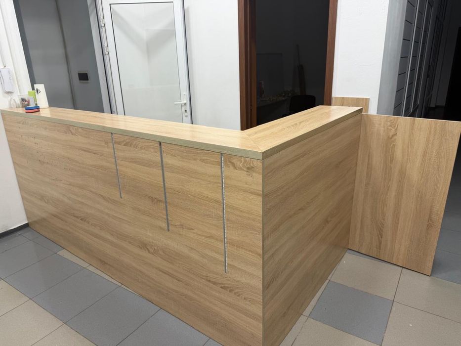 Продам стойку ресепшн