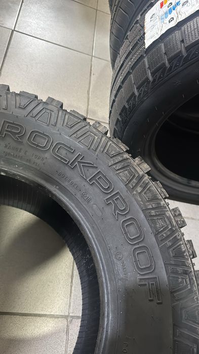 Продам два новых колеса