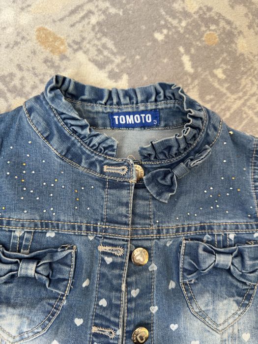 Джинсовая курточка на 3 года. В отличном состоянии.