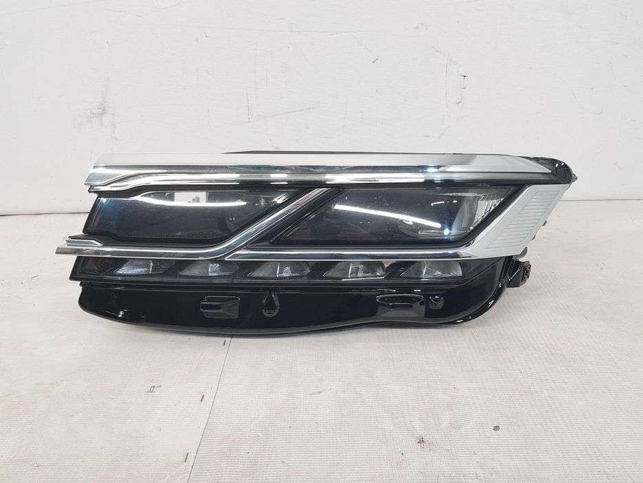 Far stanga full led VW Touareg dupa 2018