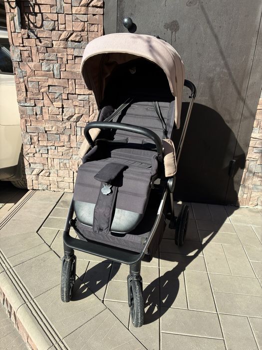 Коляска детская прогулочная