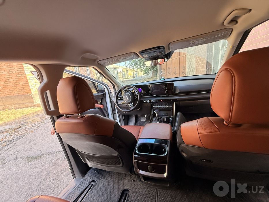 Kia carnival 35000 km 2023.