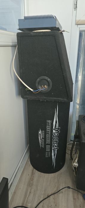 Stație auto si subwoofer