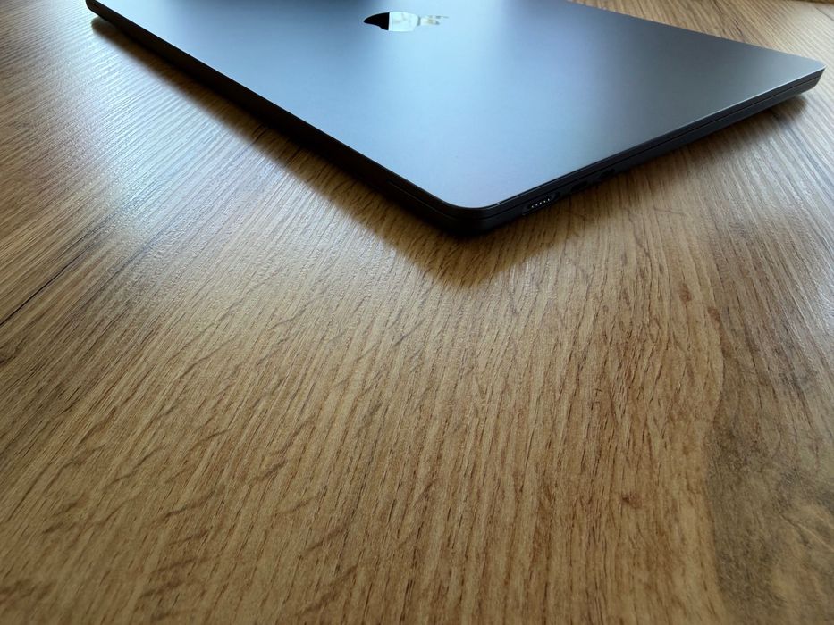 MacBook Air 15" M4 Chip 10-CPU, 10-GPU, 24GB RAM, 512GB SSD В ГАРАНЦИЯ