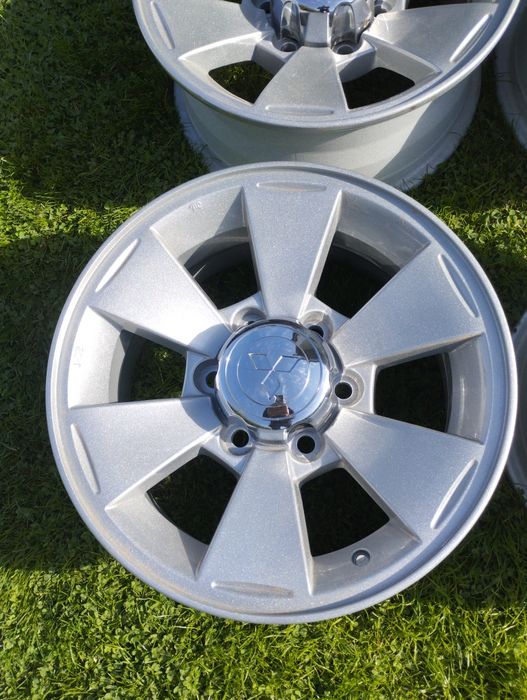 Гуми и джанти за Mitsubishi L-200 265/70/16