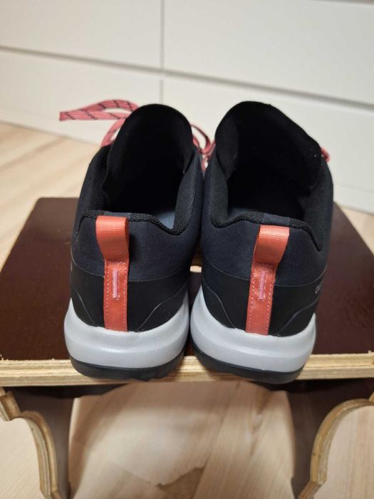 Чисто нови маратонки Quechua