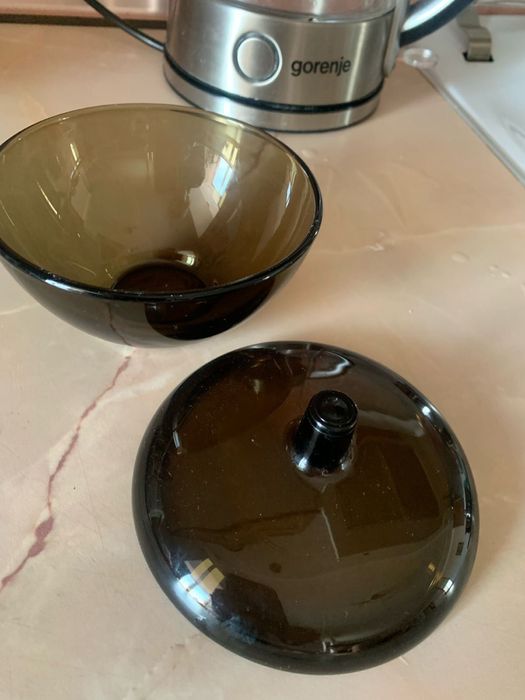 Продам сахарницу