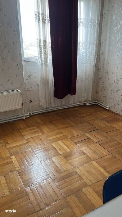 Apartament 3 camere, balcon, etaj 7, Călărași