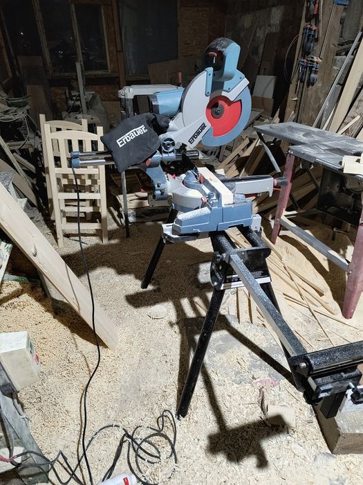 Se vinde unul din cele două fierăstraie circulare