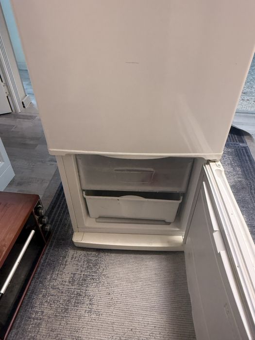 Холадильник INDESIT