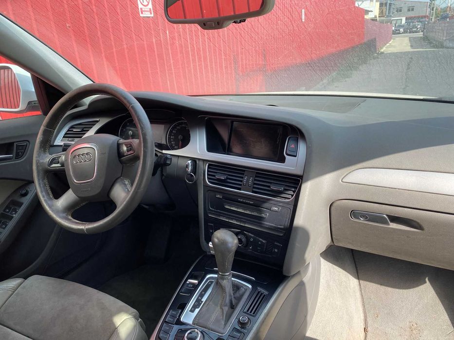 Dezmembrez Audi A4 B8 1.8 TFSI CDHB