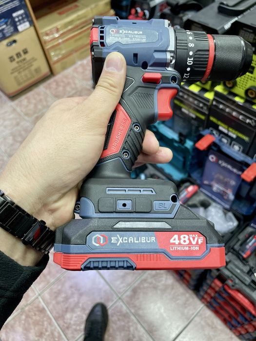 аккумуляторный шуруповерт,