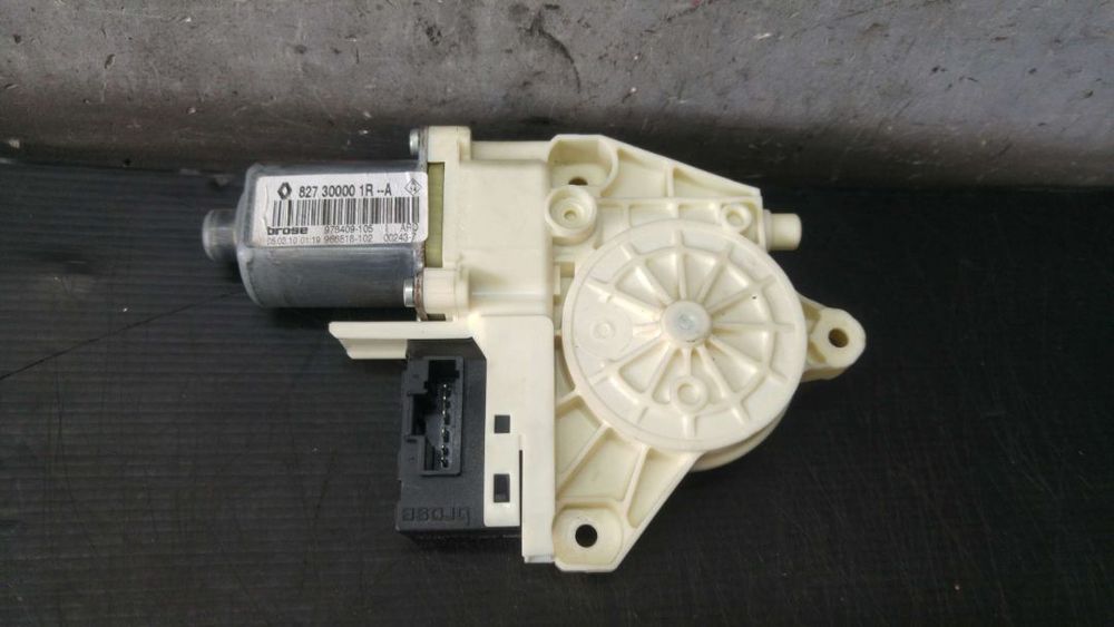 Motoras macara dreapta spate renault laguna 3 bt0 1 827300001ra 978409105 970092106 0130822331